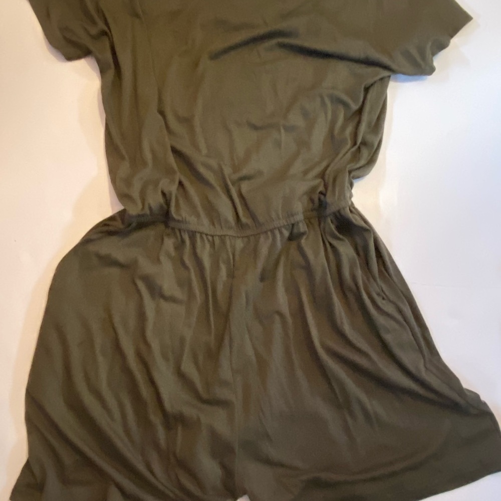 Stretchy, olive green, shorts romper with pockets!